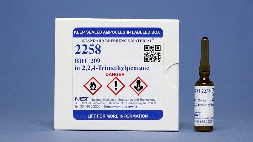 SRM 2258  2，2，4-三甲基戊烷中的溴二苯醚209標準品